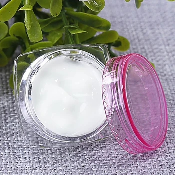 10KS náhodného Prázdné Malé Sklenice Plnitelné Mini Plastové Kosmetické Malé Náměstí Láhev Krém Krém Solid Parfém Jar